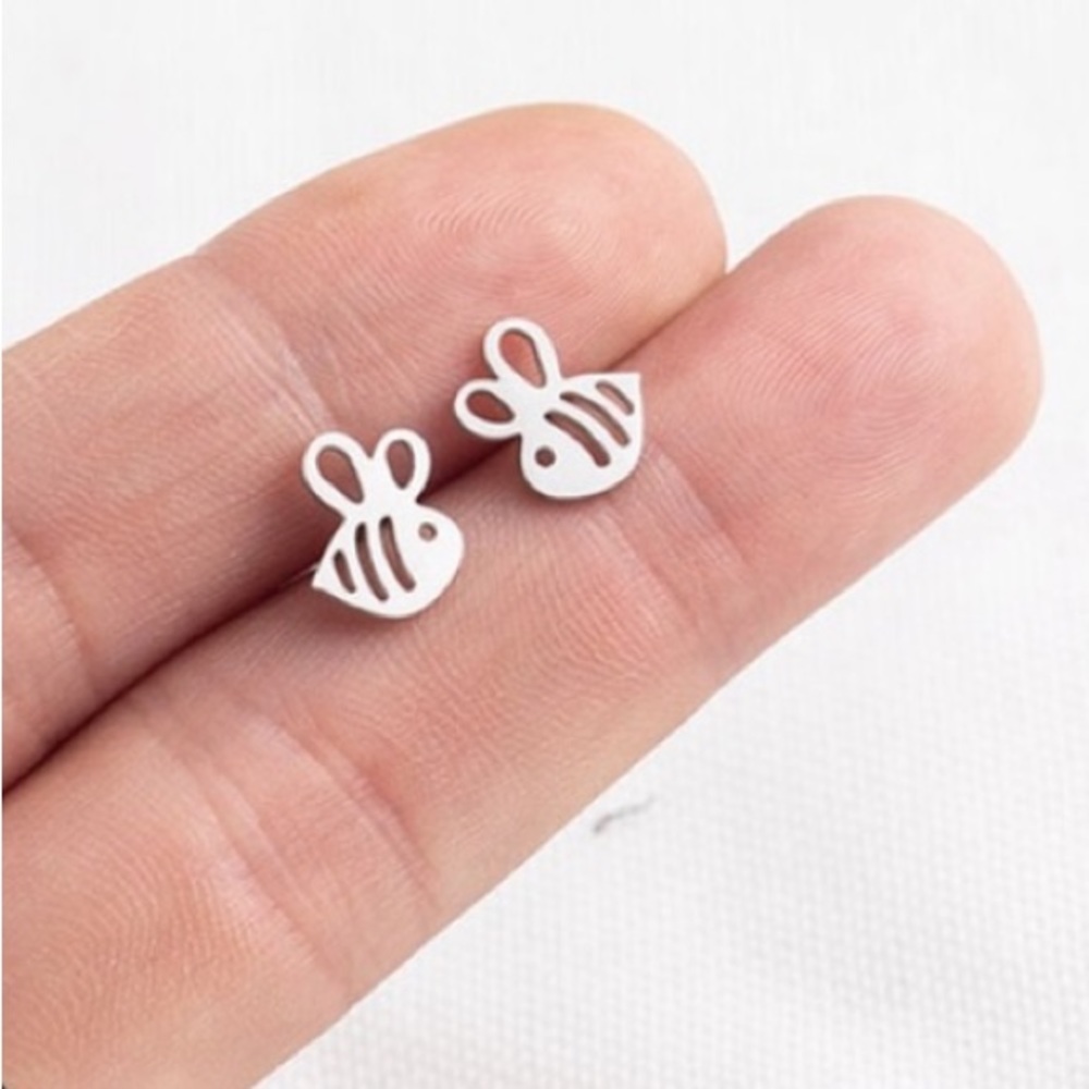 STAINLESS STEEL SILVER Buzy Bee Stud Earrings with Gift Bag